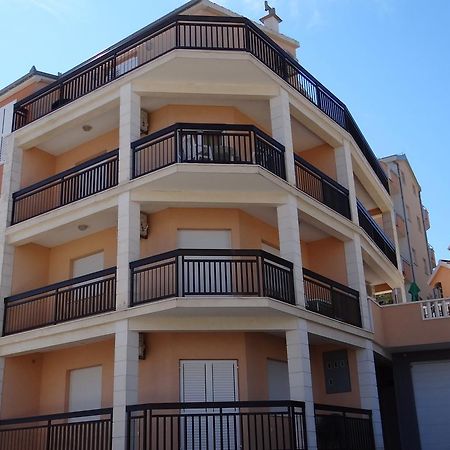 Vila Lola Apartmani Trogir Eksteriør billede