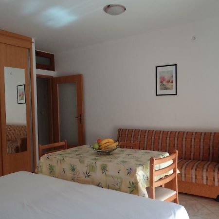 Vila Lola Apartmani Trogir Eksteriør billede