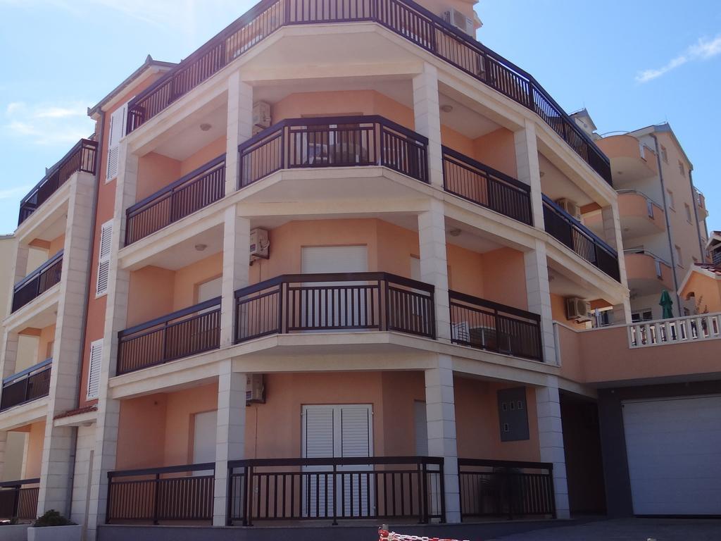 Vila Lola Apartmani Trogir Eksteriør billede