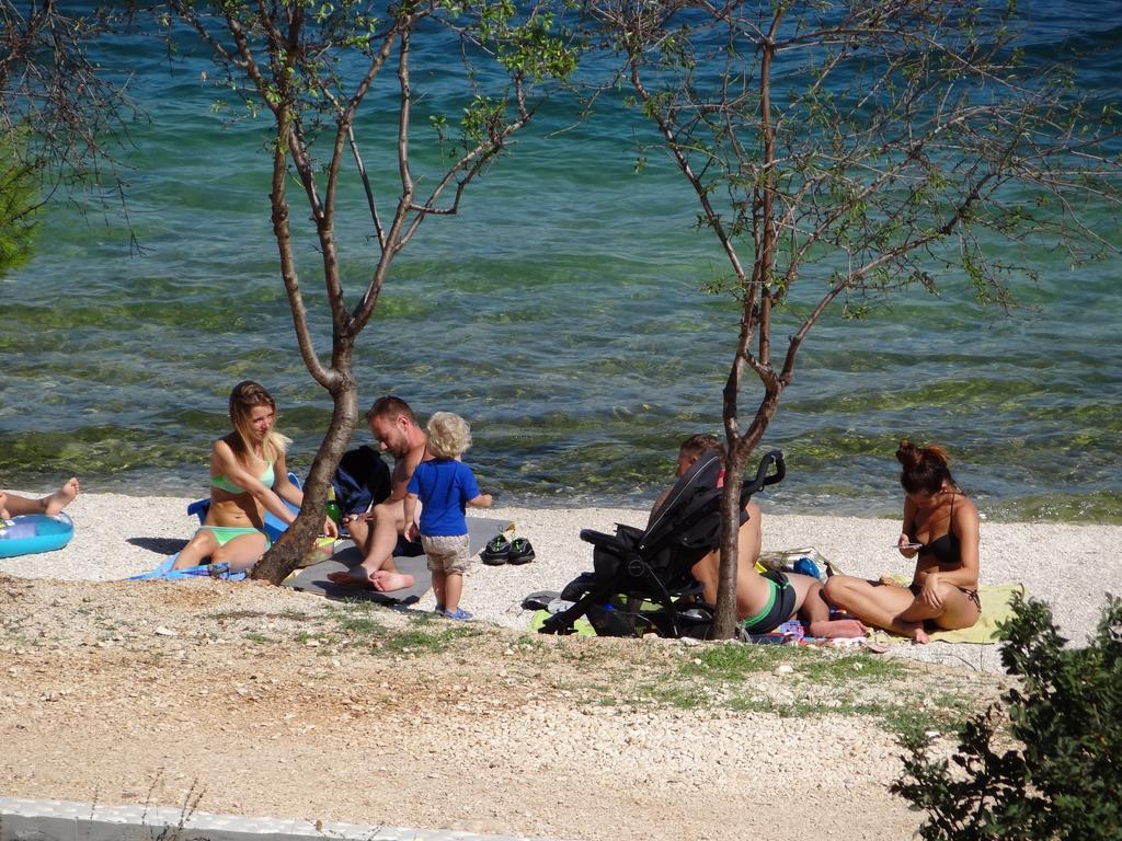 Vila Lola Apartmani Trogir Eksteriør billede