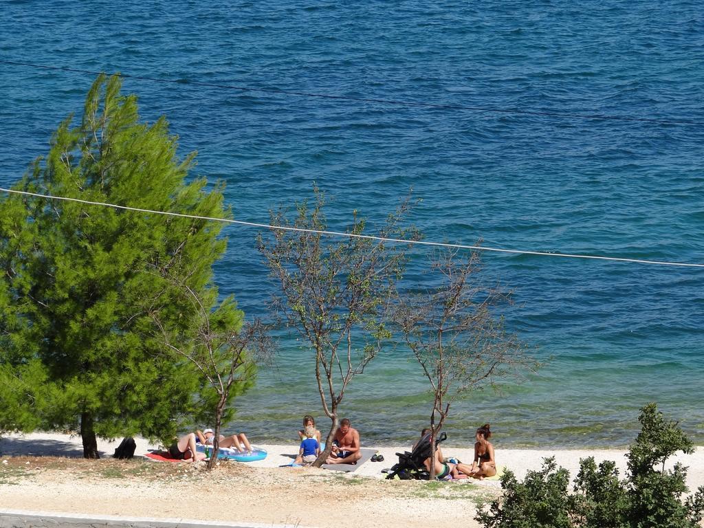Vila Lola Apartmani Trogir Eksteriør billede