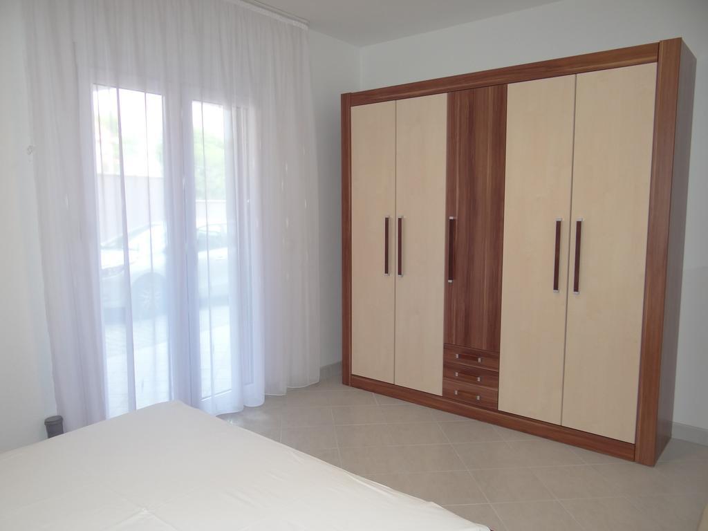 Vila Lola Apartmani Trogir Eksteriør billede