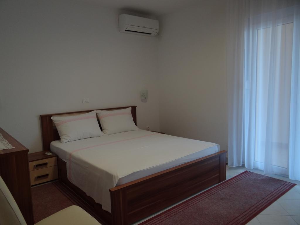 Vila Lola Apartmani Trogir Eksteriør billede