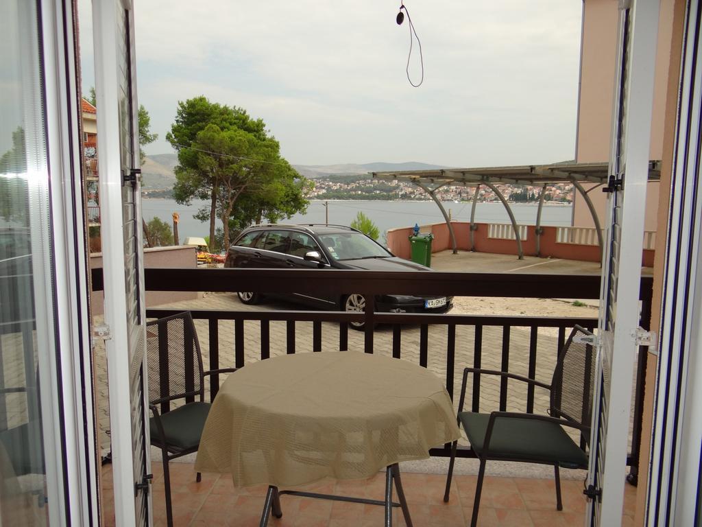 Vila Lola Apartmani Trogir Eksteriør billede