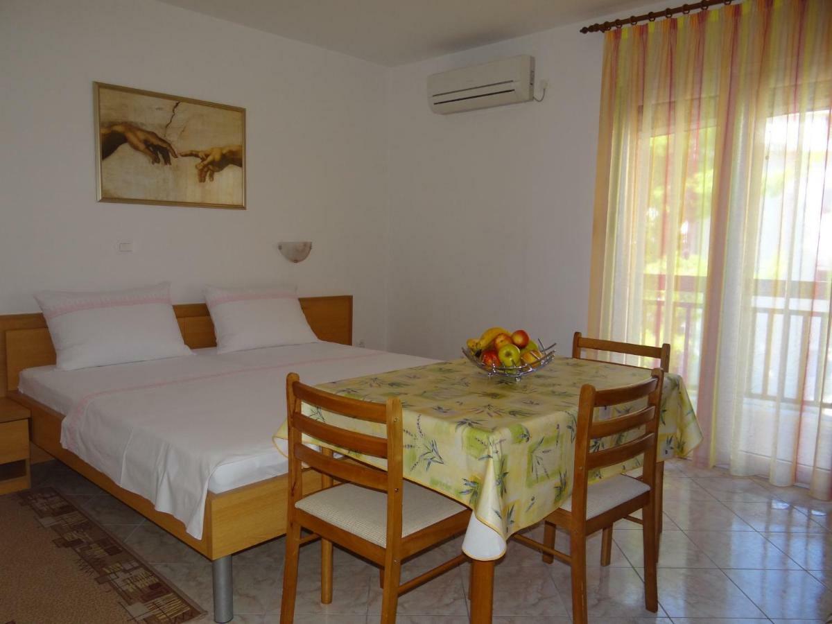 Vila Lola Apartmani Trogir Eksteriør billede
