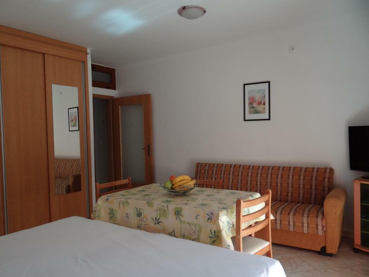 Vila Lola Apartmani Trogir Eksteriør billede