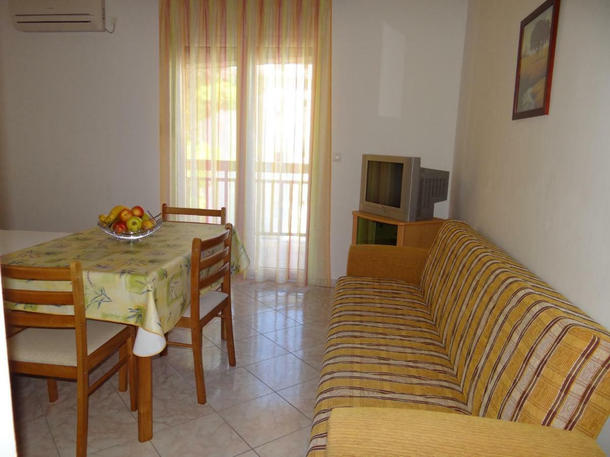 Vila Lola Apartmani Trogir Eksteriør billede
