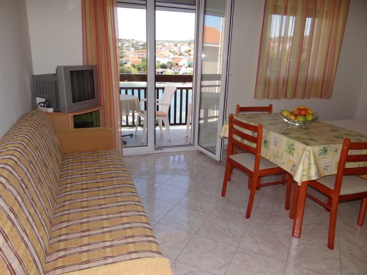 Vila Lola Apartmani Trogir Eksteriør billede