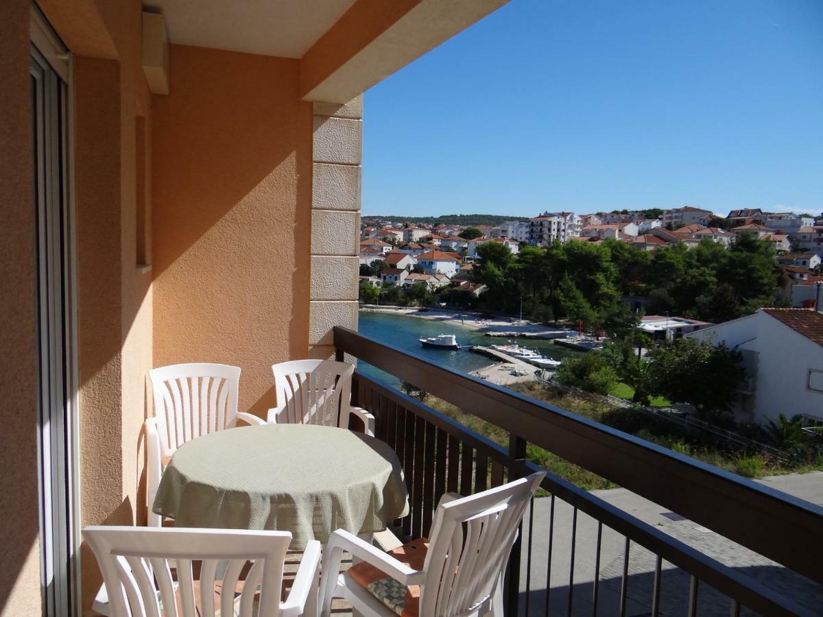 Vila Lola Apartmani Trogir Eksteriør billede