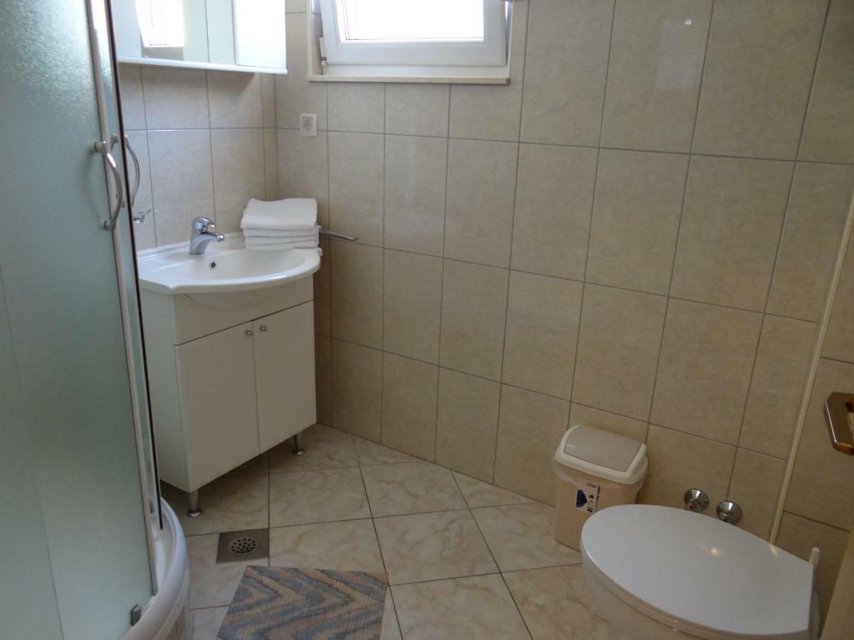 Vila Lola Apartmani Trogir Eksteriør billede