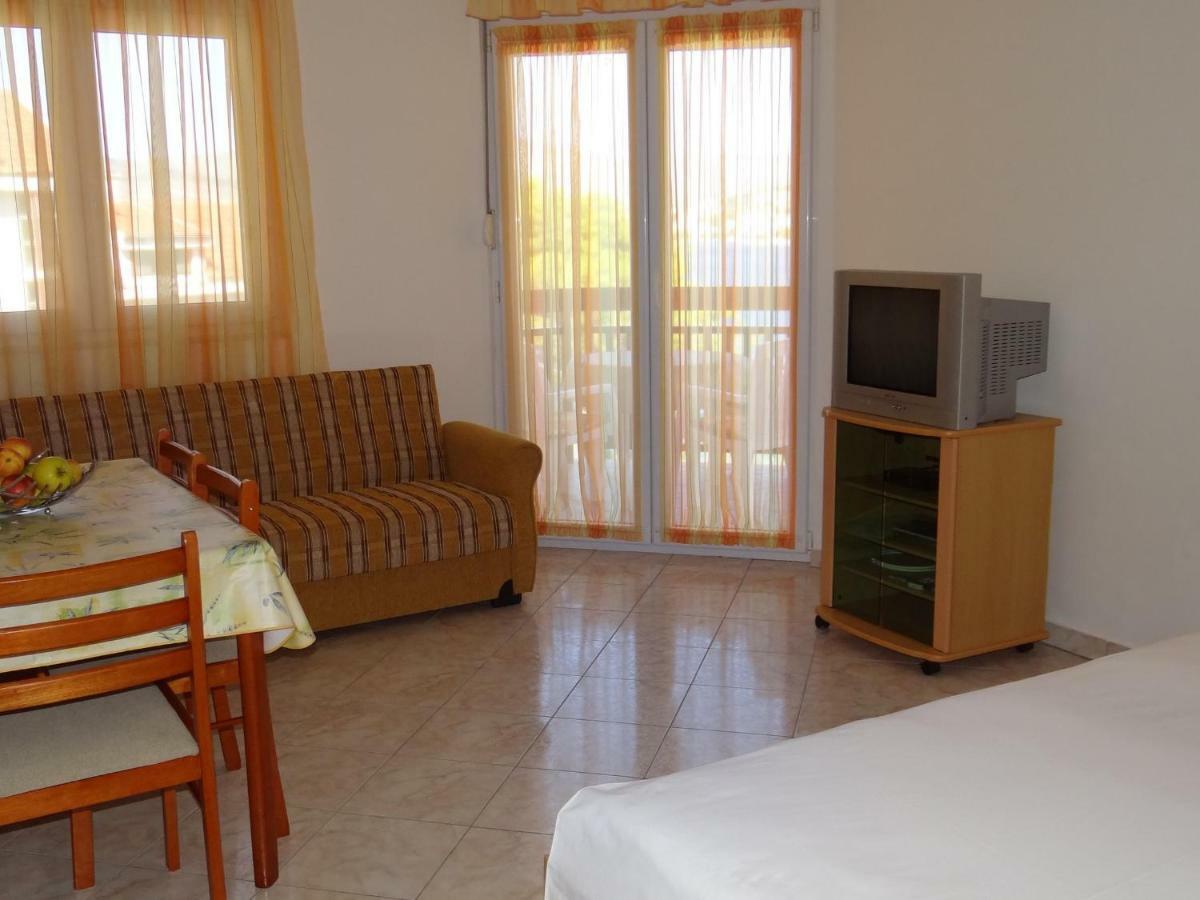 Vila Lola Apartmani Trogir Eksteriør billede