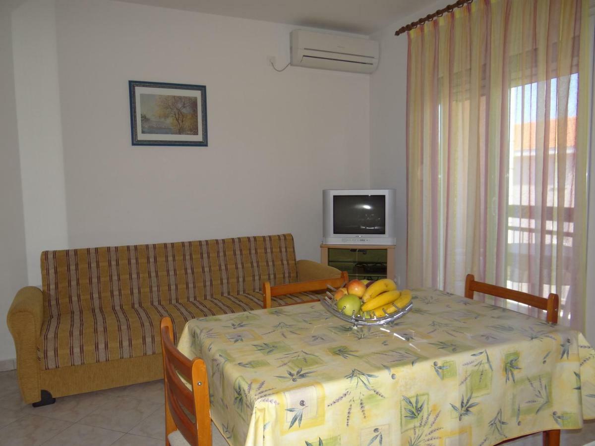 Vila Lola Apartmani Trogir Eksteriør billede