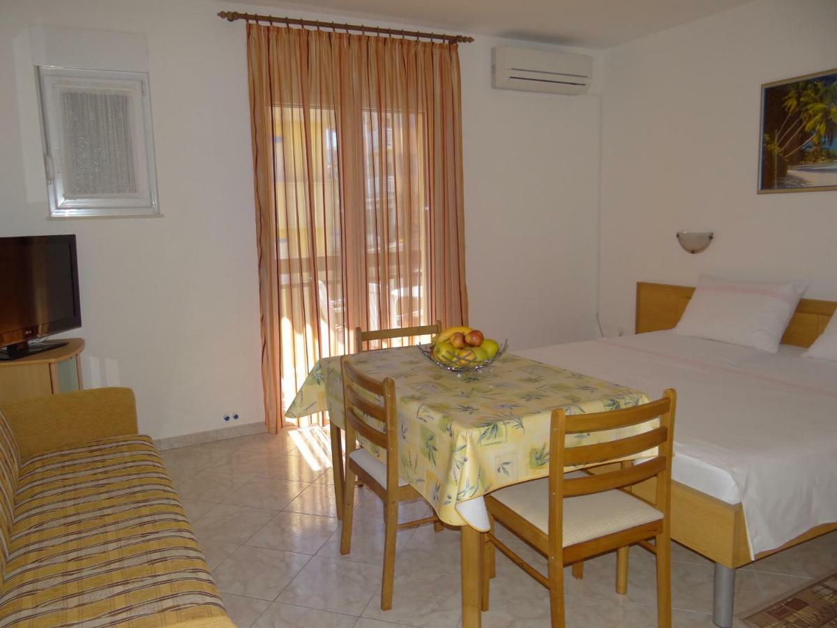 Vila Lola Apartmani Trogir Eksteriør billede